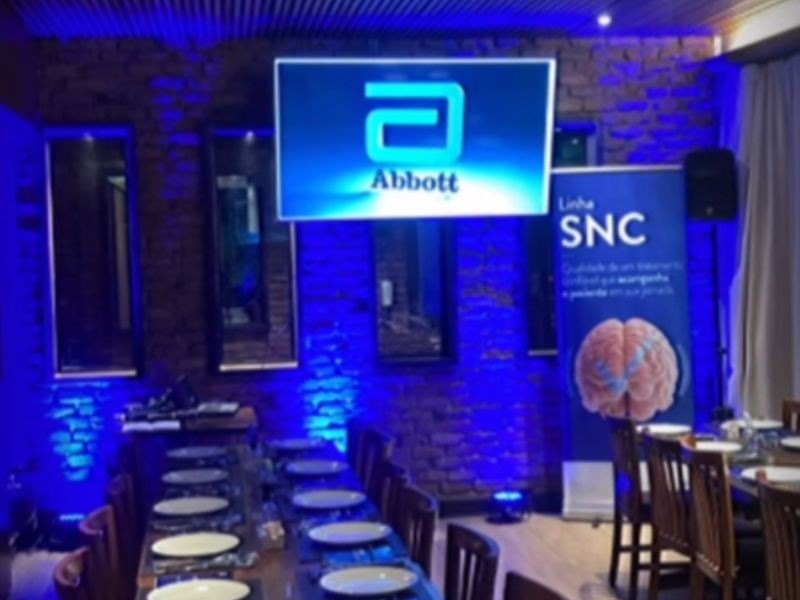 Estrutura audiovisual para jantares e reuniões corporativas