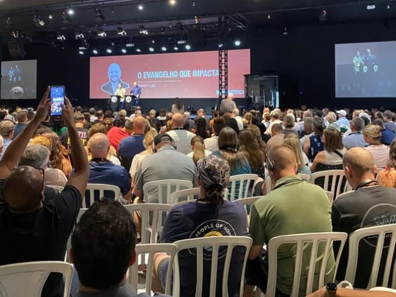 Tradução simultânea na Igreja Oceânica – Itaipú, Niterói